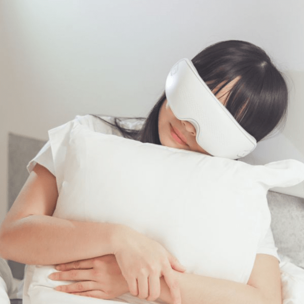 護眼方法2：眼周穴位按摩與溫熱敷